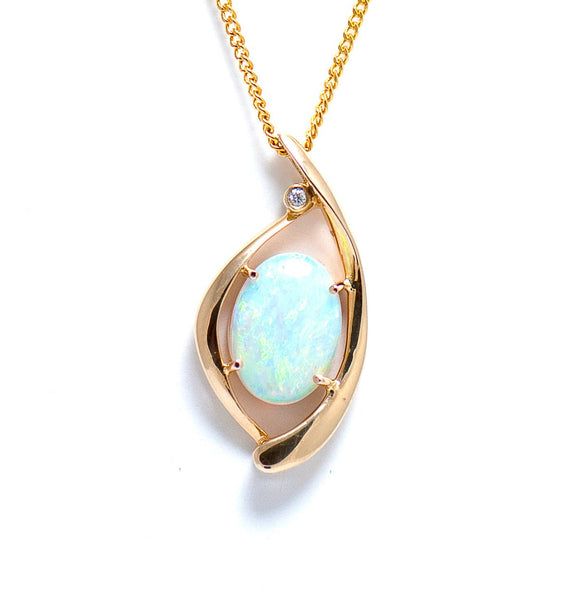 14ct Yellow Gold Crystal Opal Pendant