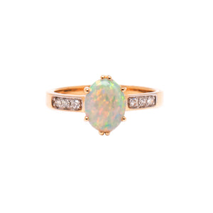 White Opal 18ct Yellow Gold Ring