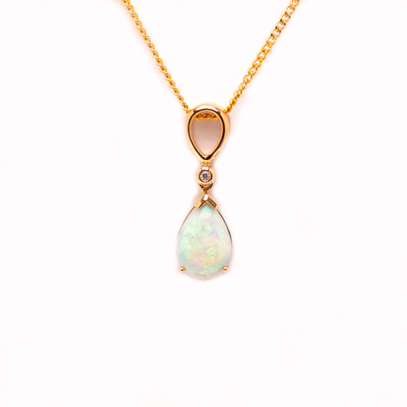 14ct Yellow Gold Crystal Opal Pendant